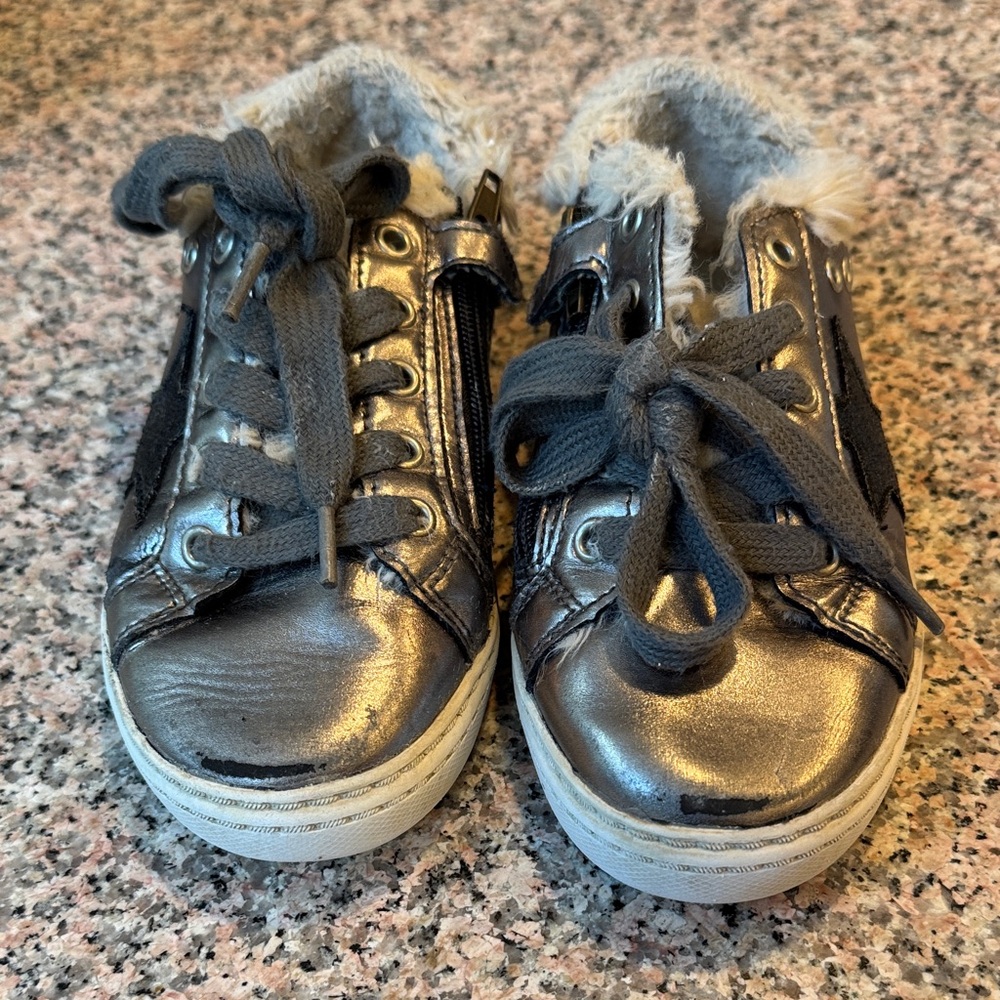 Metallic Kids Sneakers with Faux Fur Lining